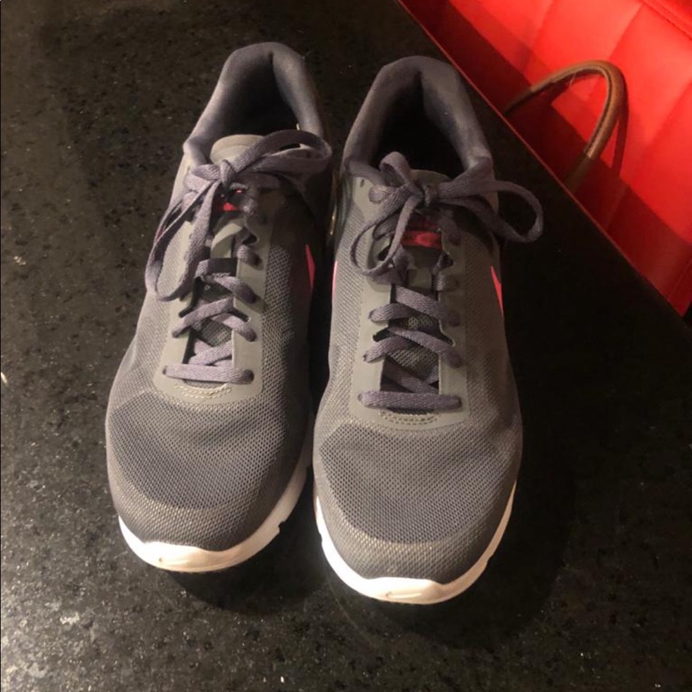 Nike air Max athletic shoes!